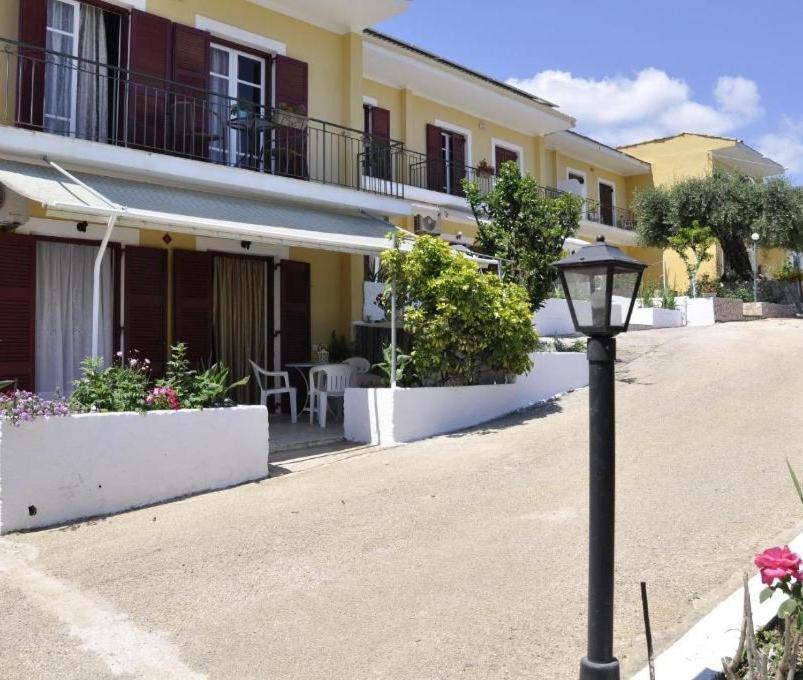 Braziliana Apartments Dassia  Ngoại thất bức ảnh
